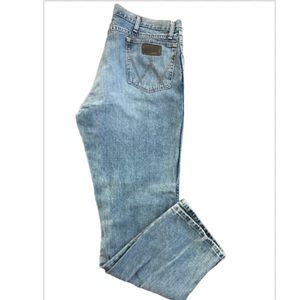 Mens Wrangler blue jeans 40/34